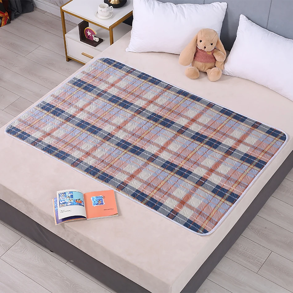 80x120cm cartoon heart, urine  - огляд і ціна Changing Table Topper